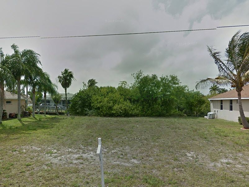 1st image of 4216 SW 3rd Ave