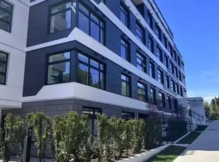 3264 Vanness Ave #1A, Vancouver, BC V5R 4Z6