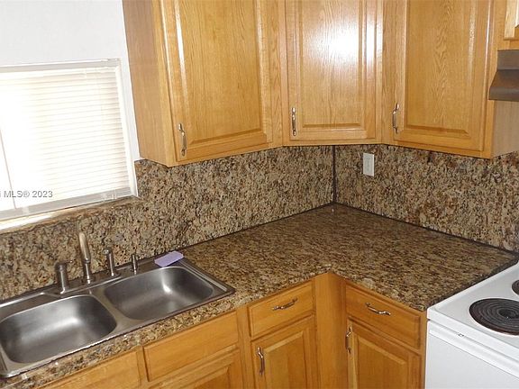 5th image of 14862 NE 6th Ave APT 6B
