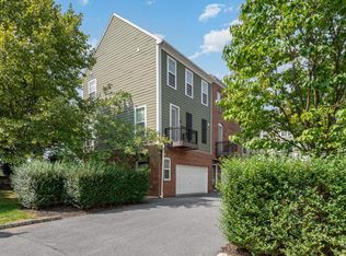 2 Summer Ln, Mechanicsburg, PA 17050