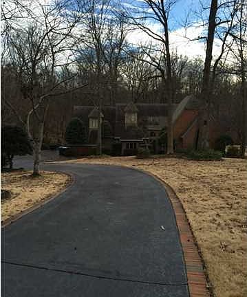 2nd image of 1471 Stonehedge Dr