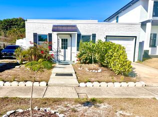 8953 SE Ceres St, Hobe Sound, FL 33455