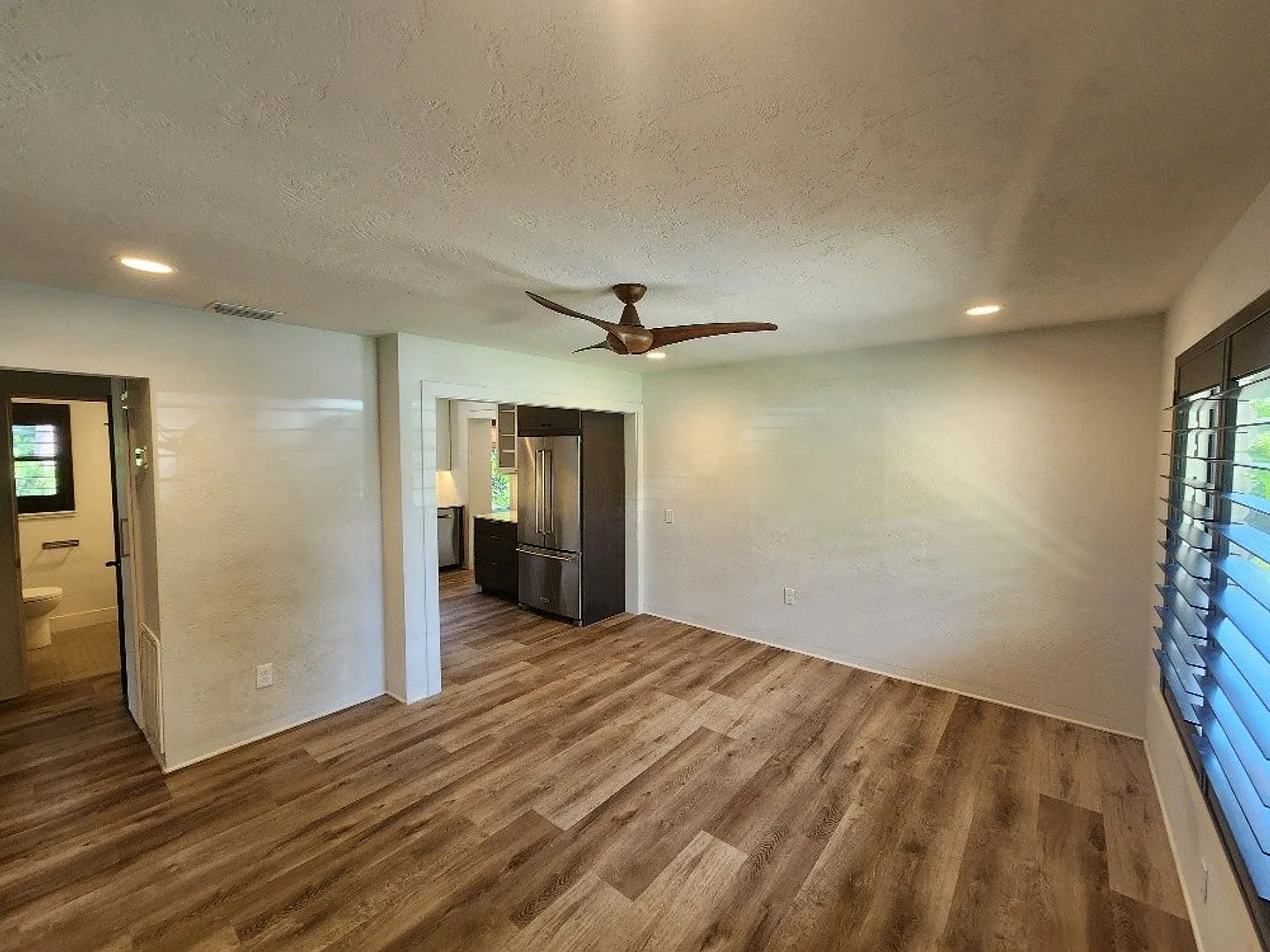 Charming 2 Bed 1 1/2 Bath Beachside Home — Photo 4