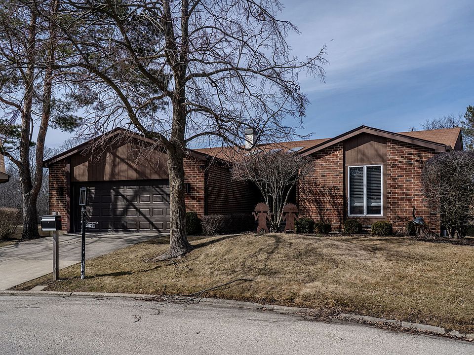 1st image of 306 Basswood Dr