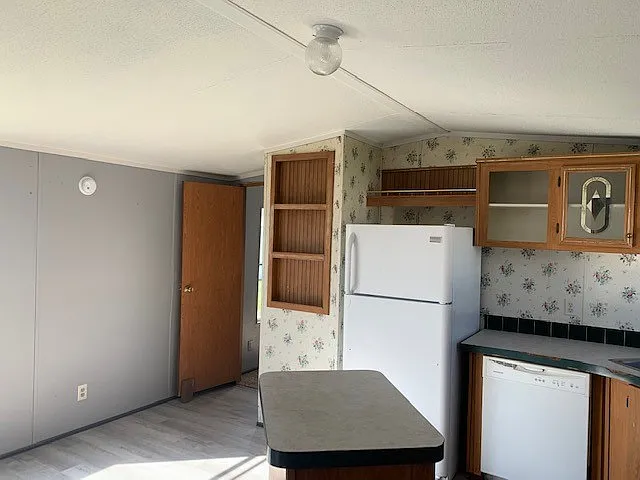 3 bed, 1280 sqft, $950 — Photo 2