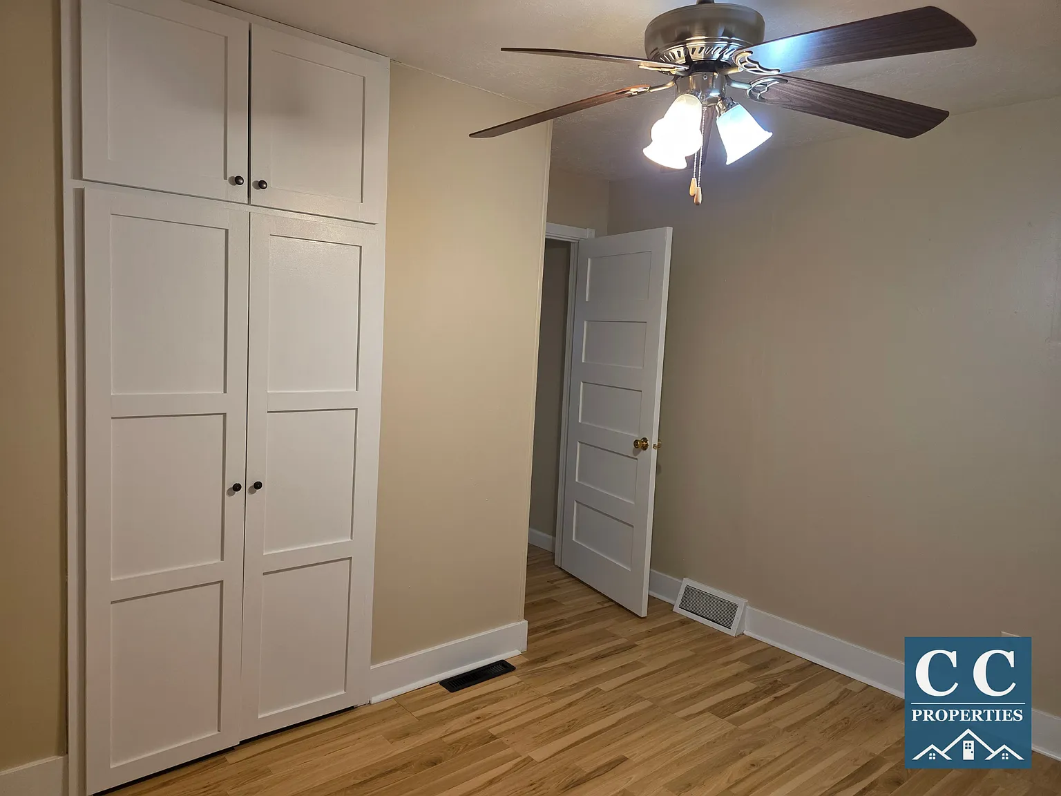 3 bed, 864 sqft, $1,500 — Photo 2