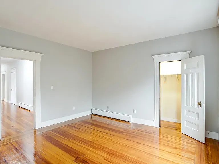 135 Belmont Apartments — Photo 15