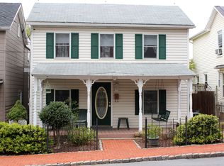 308 E Congress St, Charles Town, WV 25414