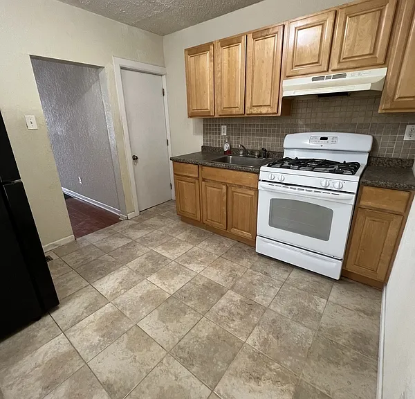 218 Dorset St #1 — Photo 10