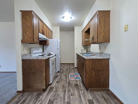 3rd image of 1012 10th St NE APT 10