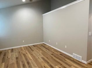 1023 S Nicolet Rd #6, Appleton, WI 54914