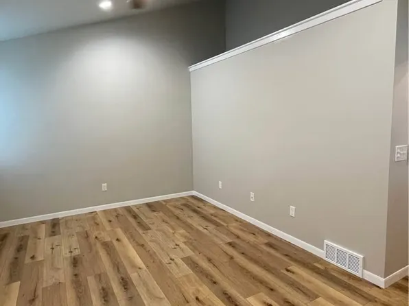 1023 S Nicolet Rd #6, Appleton, WI 54914