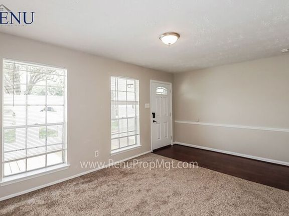 4th image of 10323 Sagerock Dr