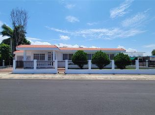 412 4ta Extension Country Club Ml #24, Carolina, PR 00982