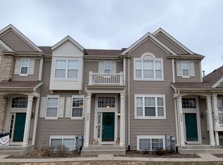 522 Lincoln Station Dr, Oswego, IL 60543