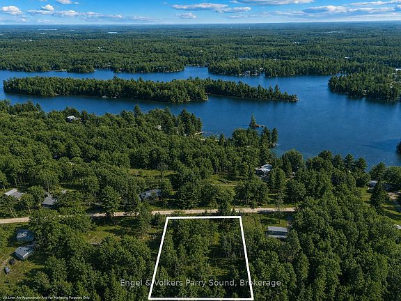 3rd image of 40 Miller Dr
