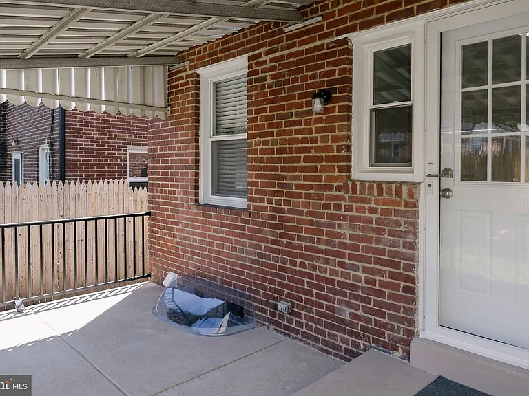 632 Faraday Pl NE — Photo 33