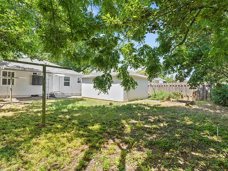 2130 Berry St SE — Photo 21