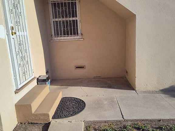 4th image of 10214 S Van Ness Ave