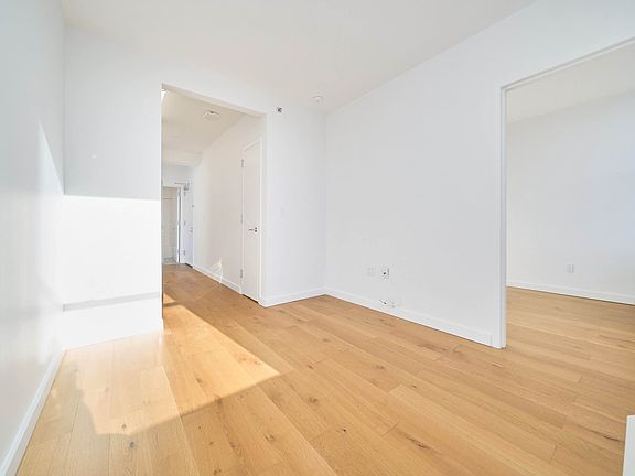 4th image of 2338 2nd Ave #2D