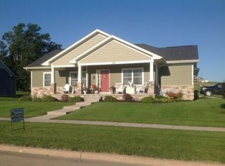 192 Hilltop Dr, West Branch, IA 52358