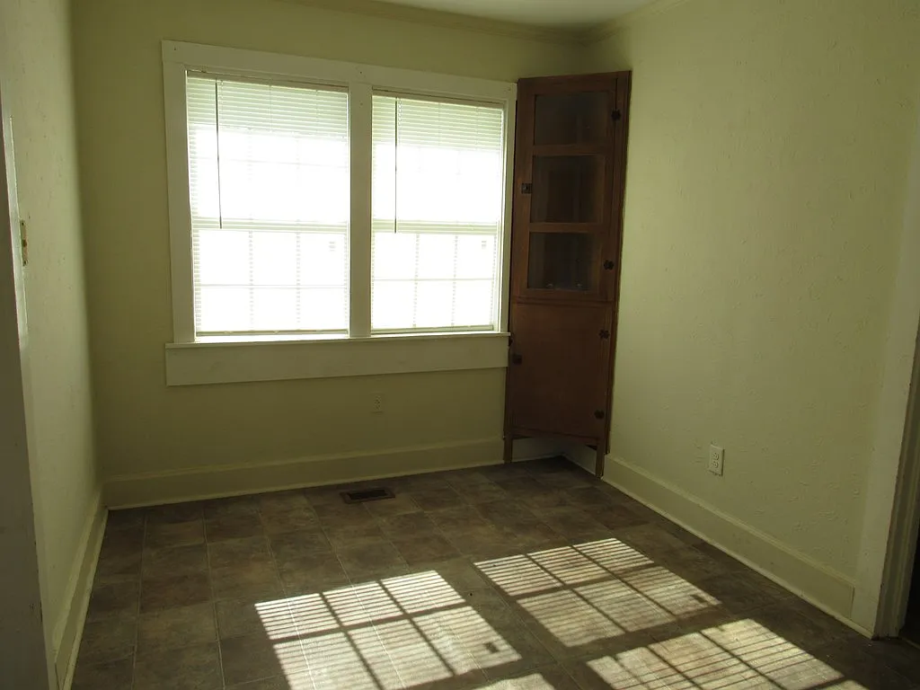 3 bed, 2.0 bath, $1,050 — Photo 3