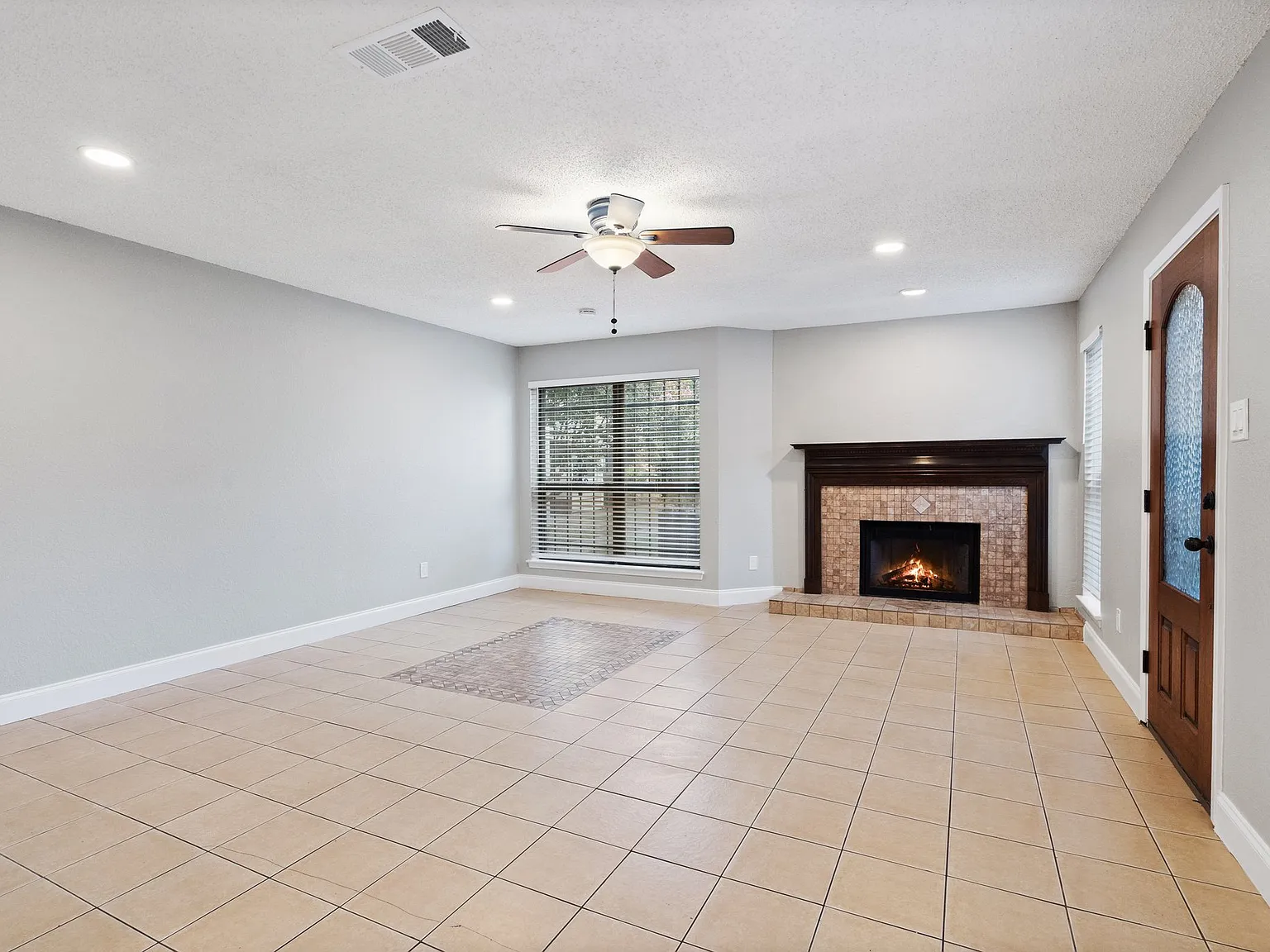 3 bed, 1468 sqft, $2,100 — Photo 3