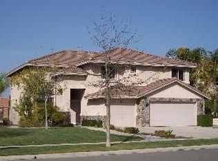 945 Windy Ridge Dr, Corona, CA 92882