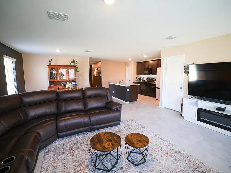 1361 Beach Dr — Photo 13