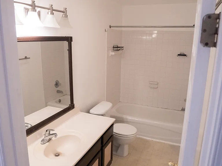 2300 18th St NE #2300 — Photo 38