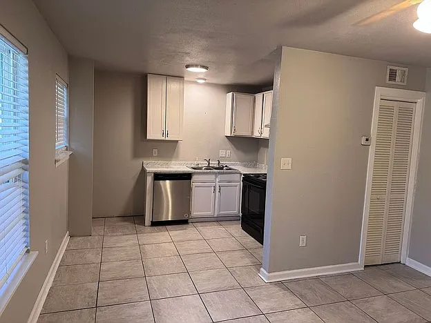 1 bed, 550 sqft, $700 — Photo 2