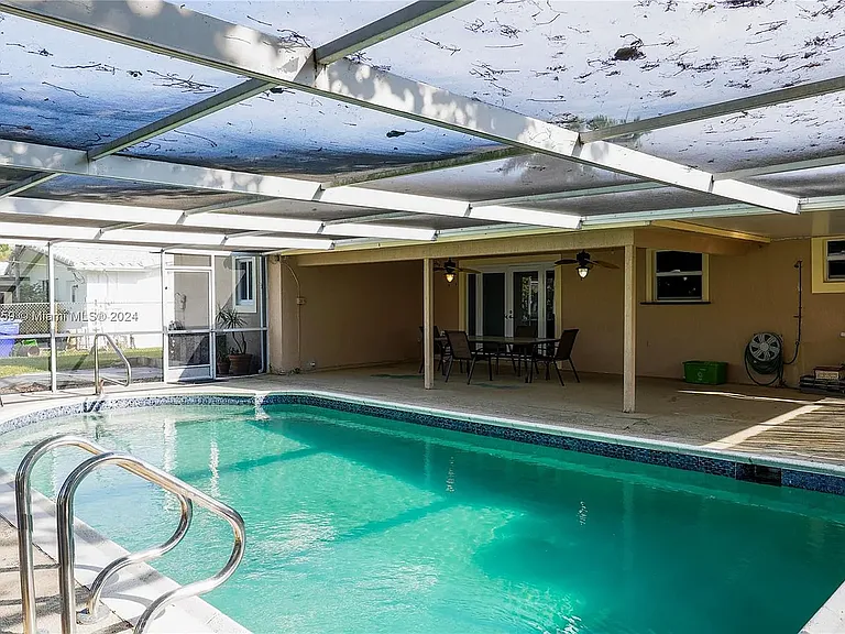 4205 McKinley St — Photo 26