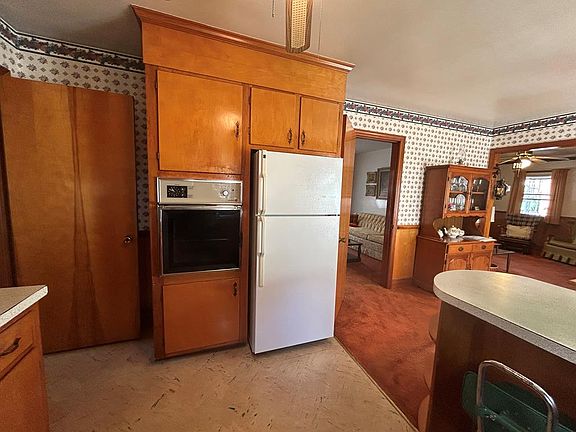 4th image of 145 Sweetbriar Dr