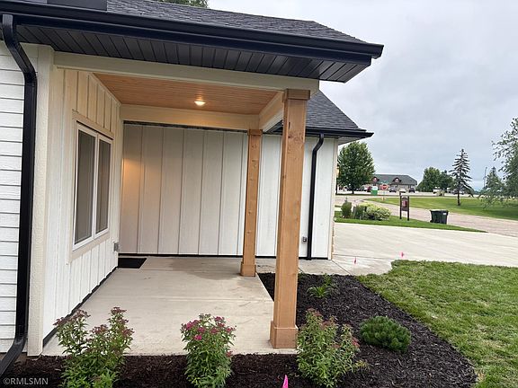 4th image of 1198 Cypress Dr W