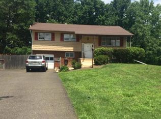 61 Tarrytown Rd, Manalapan, NJ 07726