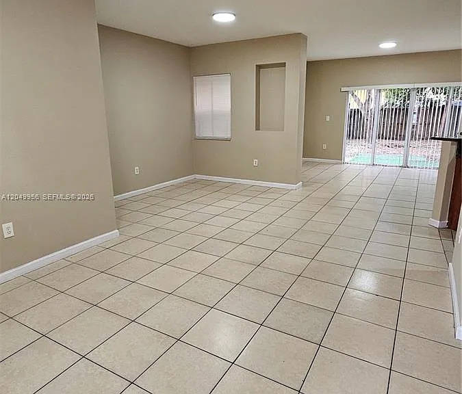 785 SW 6th Pl #1 — Photo 2