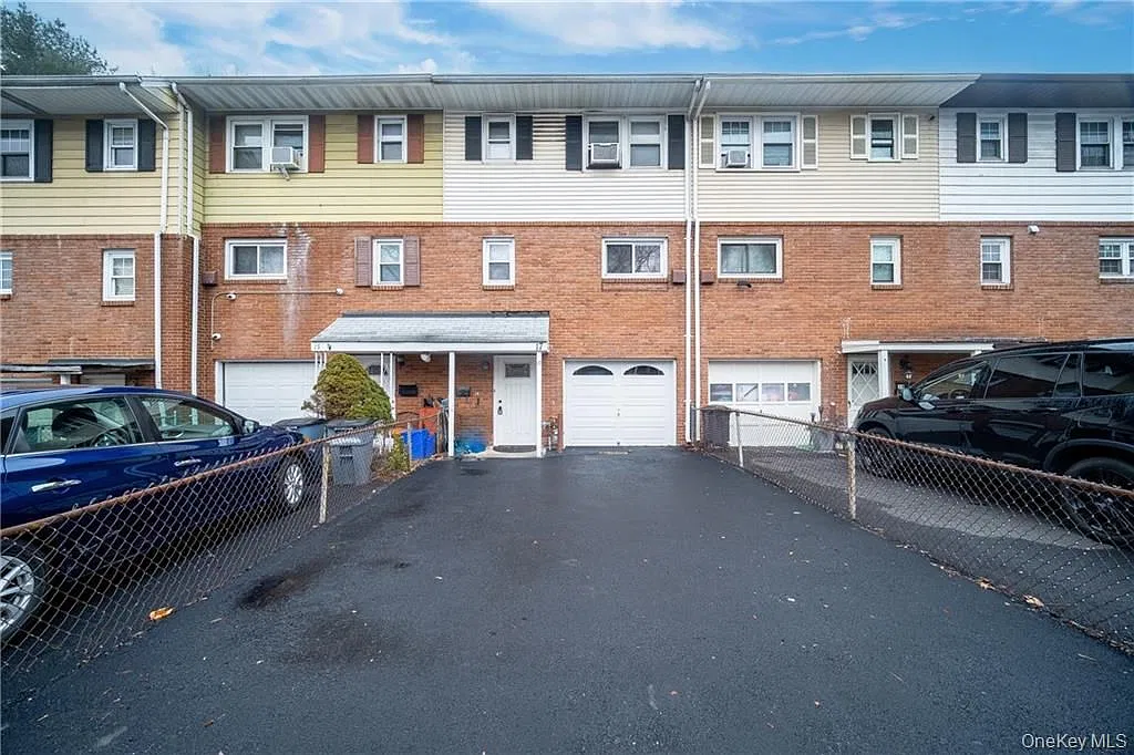 3 bed, 1260 sqft, $3,599 — Photo 4