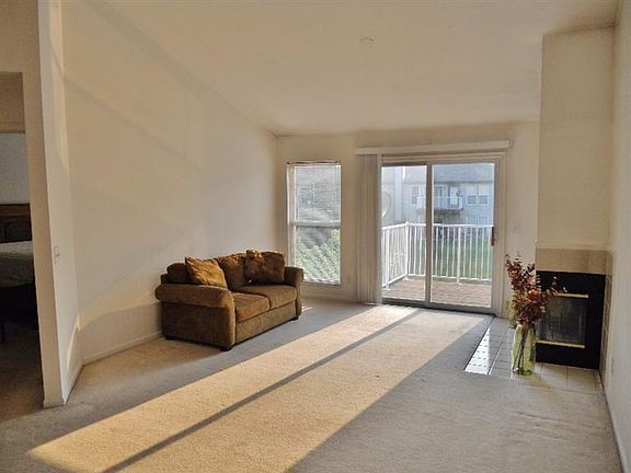 5th image of 9925 Shorewood Ln
