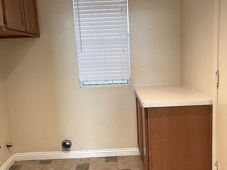 2985 Amber Dr — Photo 49