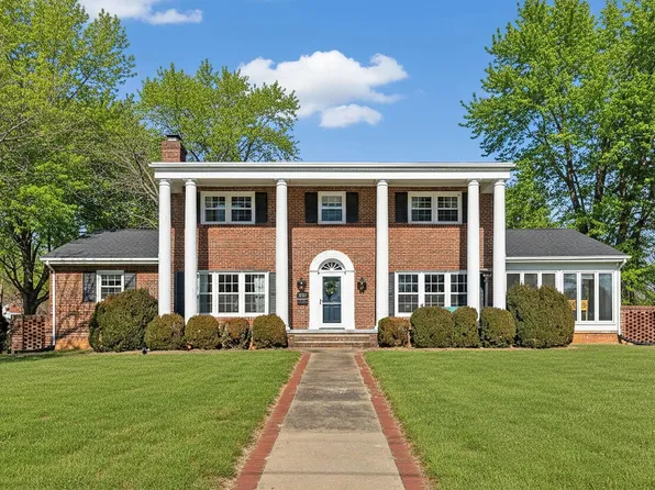 1837 Cherokee Rd, Waynesboro, VA 22980