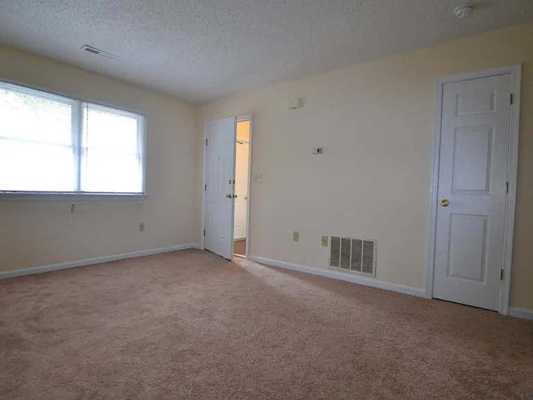 116 Carman Ave #4 — Photo 4