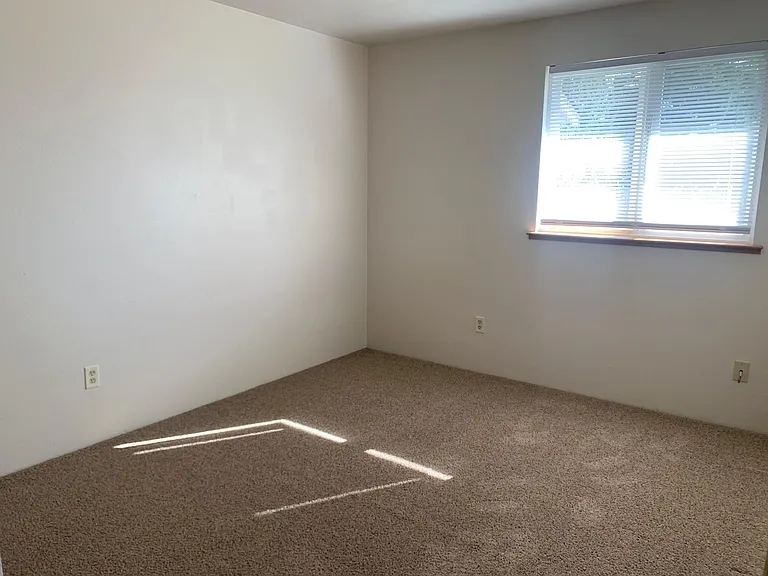 2431 Spruce Rd #B — Photo 9