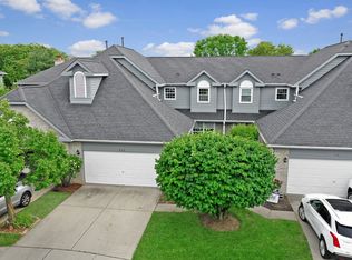 320 Wentworth Cir, Bloomingdale, IL 60108