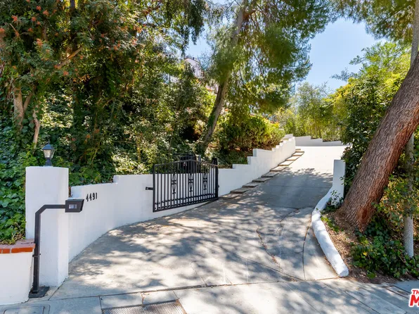 4491 Gayle Dr, Tarzana, CA 91356