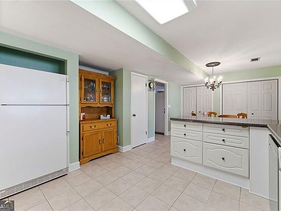 4th image of 1358 Murdock Rd