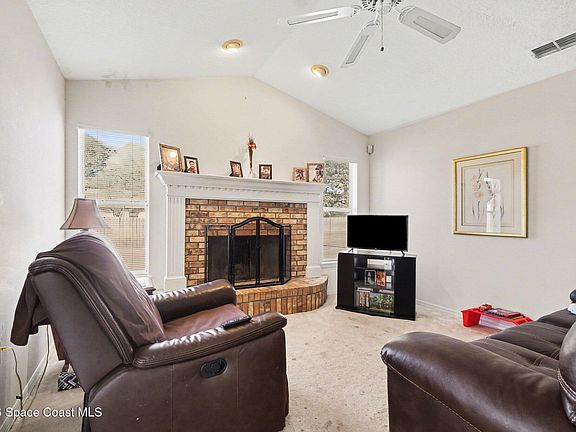 5th image of 1670 E Spring Ridge Cir