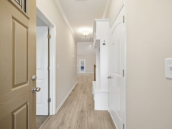 5th image of 1510 Allwood Ave