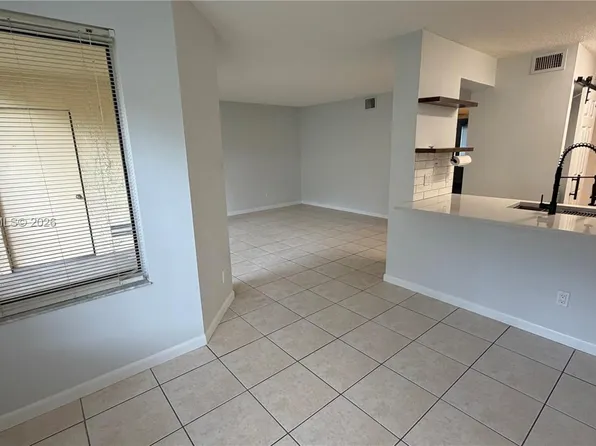 1174 Coral Club Dr, Pompano Beach, FL