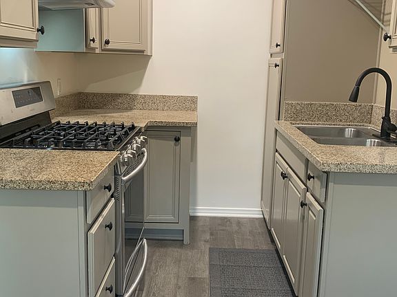 5th image of 332 E Colorado Blvd APT D