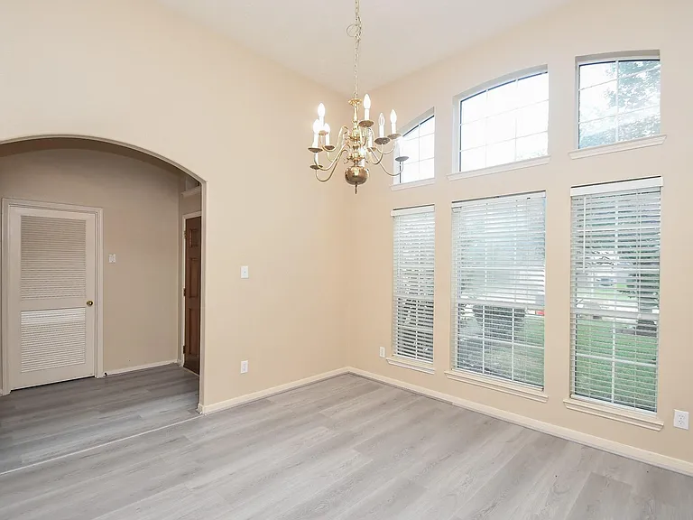 15114 Snow Hill Ct — Photo 5